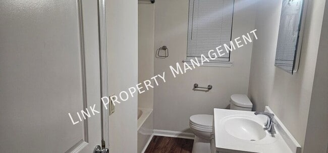 Building Photo - 5101 N Moore Ln