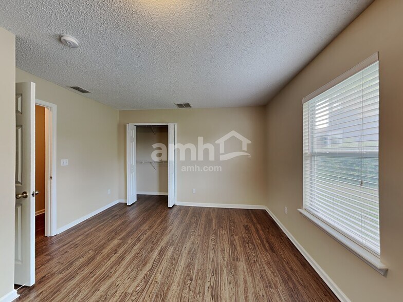 Building Photo - 3353 Chapel Ct