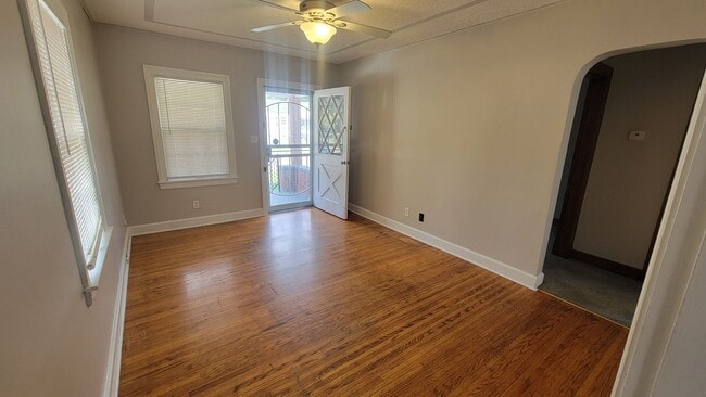 Building Photo - Two Bedroom Home with Fenced In Backyard