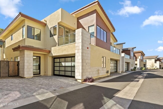 Building Photo - 1 Easy St