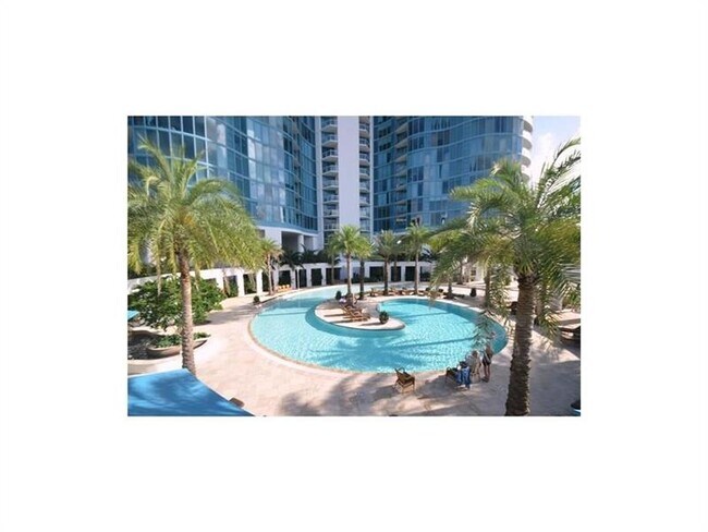 Building Photo - 333 Las Olas Way