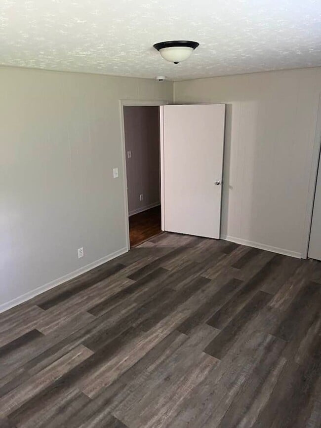 Building Photo - Spacious 4BR Renovated Home for Rent in Pi...