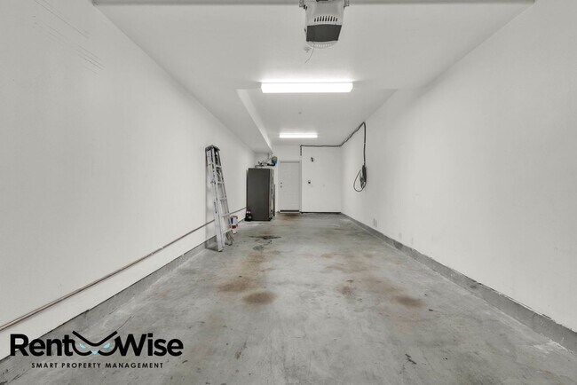 Building Photo - 25425 Huntwood Ave