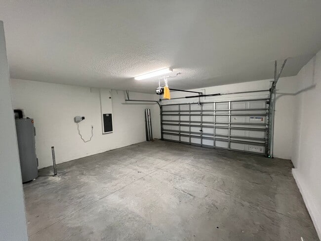 Building Photo - 12032 Miracle Mile Dr- Timber Creek