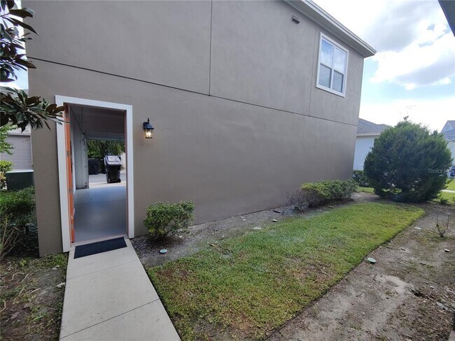Building Photo - 9042 Yonath St