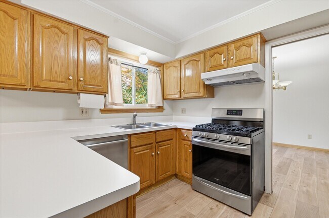 Building Photo - 2825 Tuebingen Pkwy