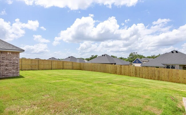 Building Photo - 382 Mary Cir