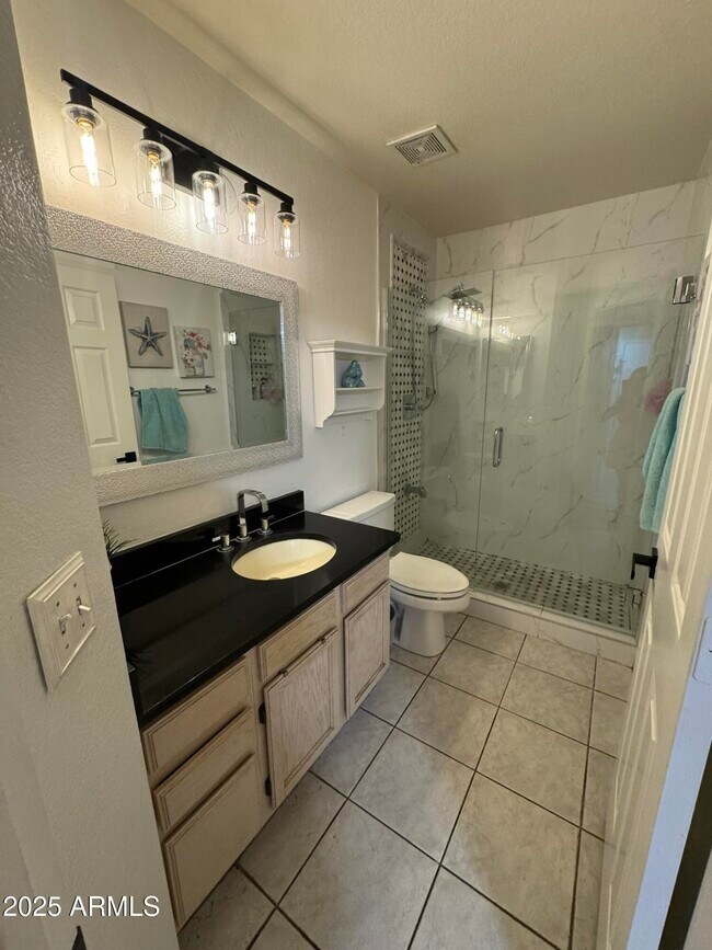 Building Photo - 820 N Owl Dr