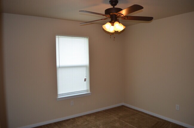 Building Photo - 2002Tru