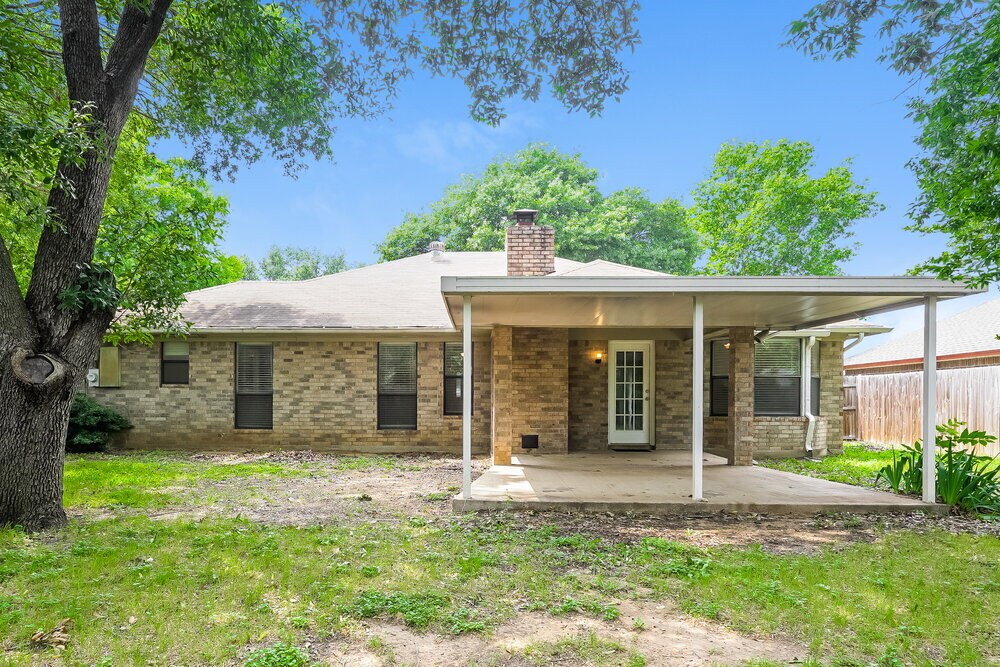 Building Photo - 709 Daniels Dr