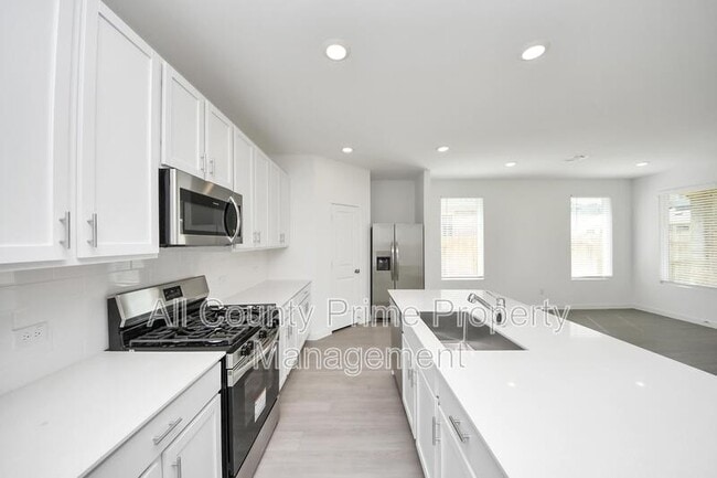 Building Photo - 3029 Avenida Sonoma Dr