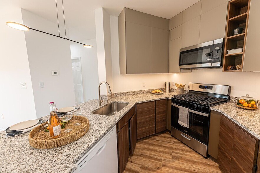Kitchen - 14301 Rosy Ln
