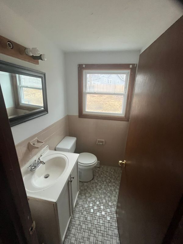 Building Photo - 31 Bossi Ave