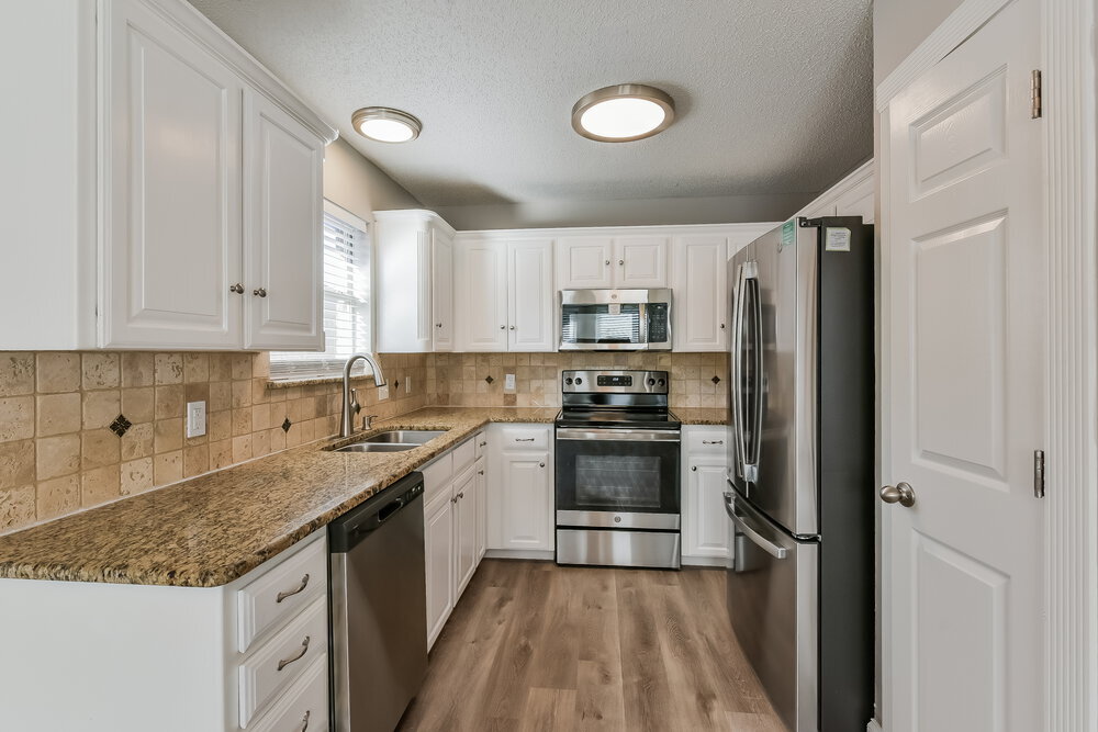 Building Photo - 813 Globe Ave