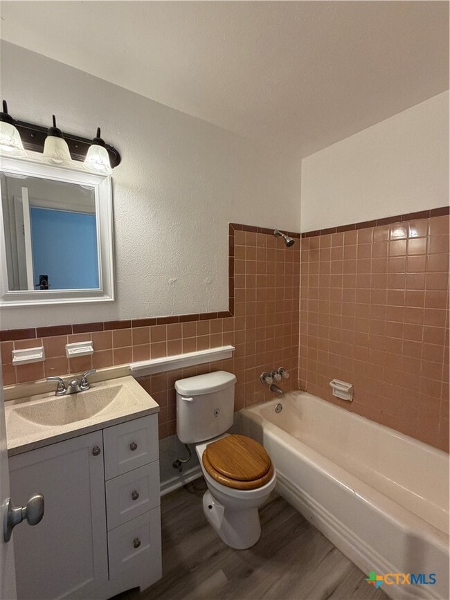 Building Photo - 1102 S Ann Blvd