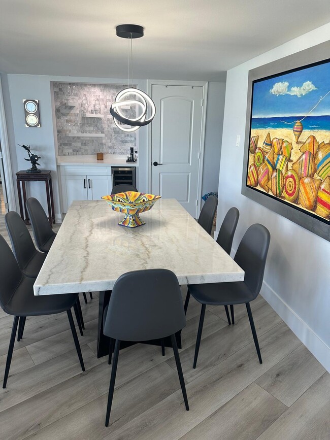 Building Photo - 5420 N Ocean Dr