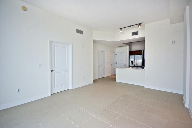 Building Photo - 480 Hibiscus St