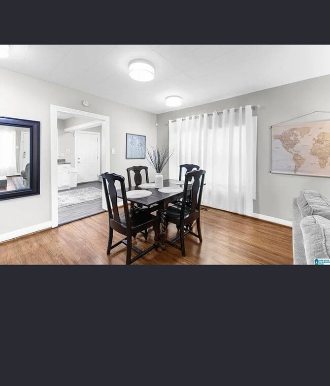 Building Photo - Newly 2 Bedroom Remolded Home/ Area