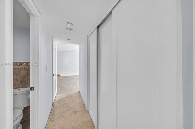 Building Photo - 11 Island Ave