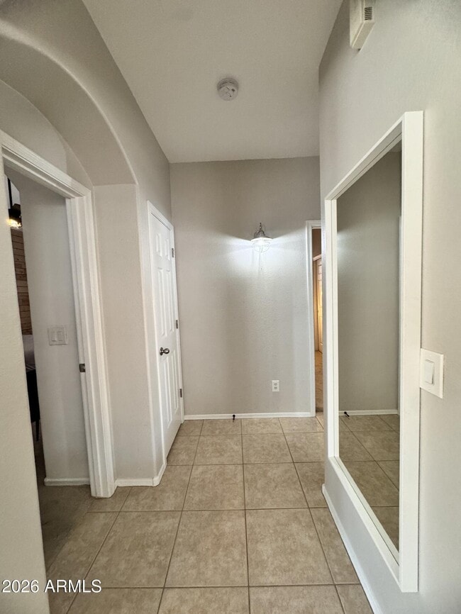 Building Photo - 1461 S Cholla Pl