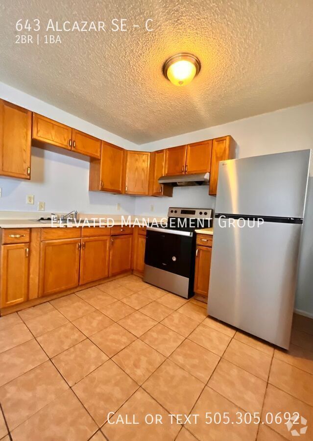 Building Photo - 643 Alcazar St SE