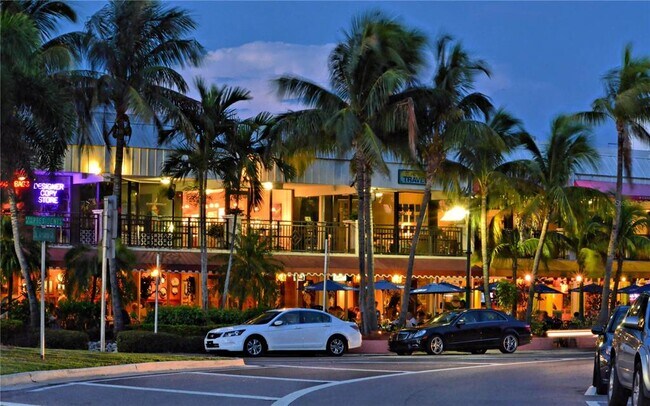 Building Photo - 771 John Ringling Blvd