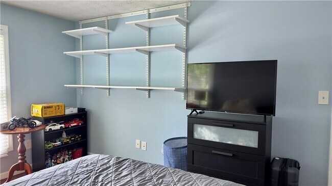 Building Photo - 4603 Villa Chase Dr NE