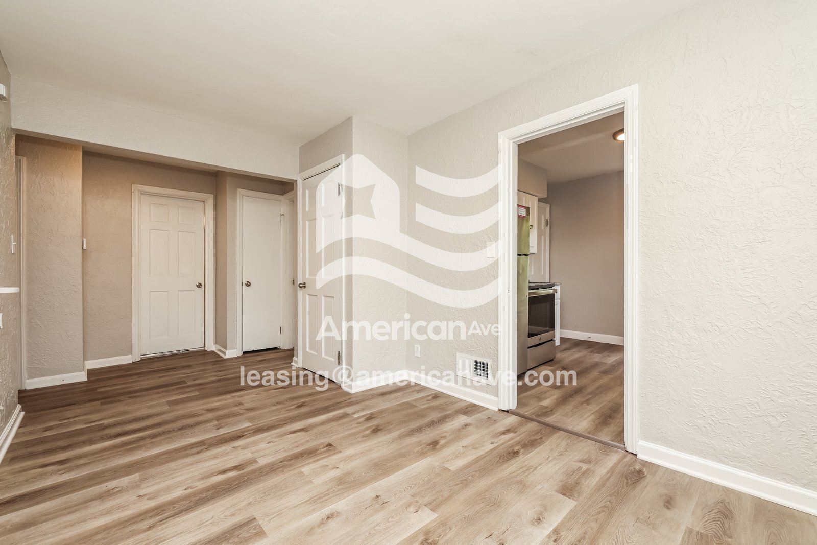 Building Photo - 1818 Parkhill Dr