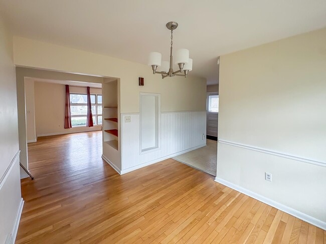 Building Photo - 38 Marshall Dr