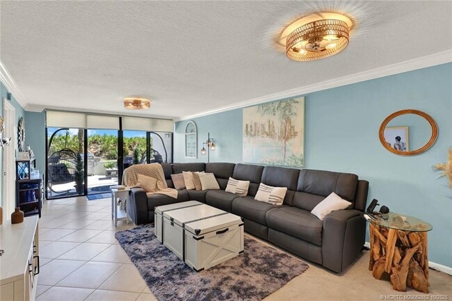 Building Photo - 10680 S Ocean Dr