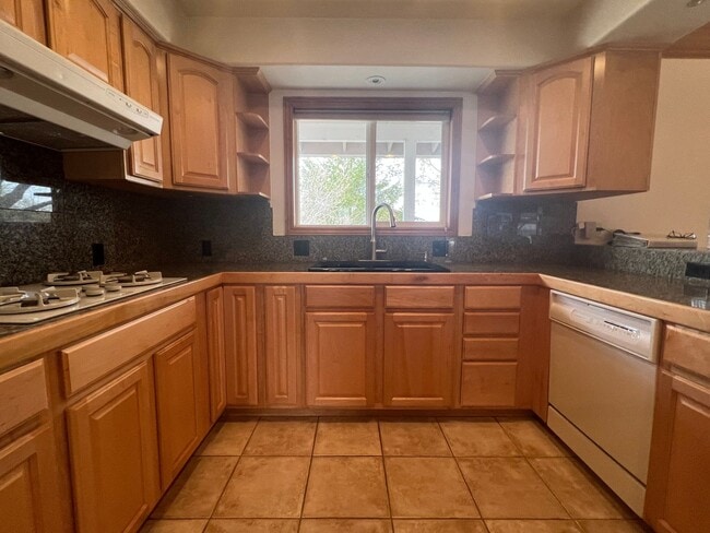 Building Photo - 3/2.5/2 Charming home in Minden!