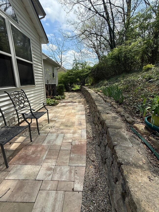 Building Photo - SIngle Family