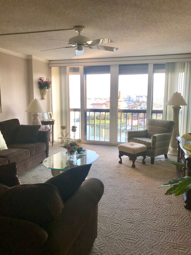 Building Photo - 255 Dolphin Point