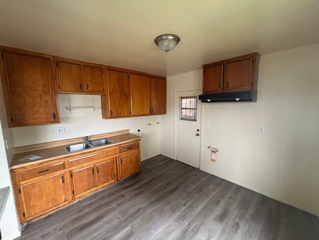 Building Photo - 8866 Wall St