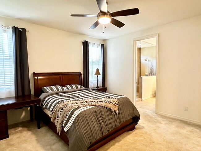 Building Photo - BEAUTIFUL VERRADO 3 BEDROOM PLUS DEN WITH ...