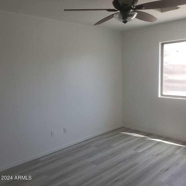 Building Photo - 14911 W Acapulco Ln