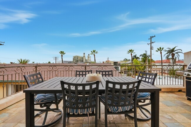 Building Photo - 424 N Broadway