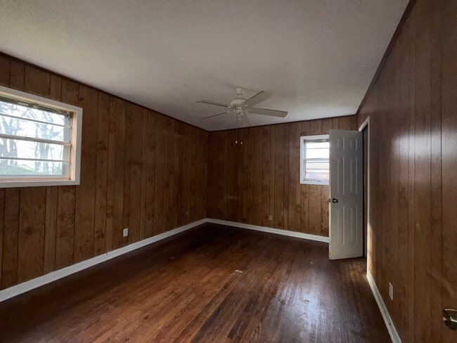 Building Photo - 3/1 In Town Creek Coming Soon!