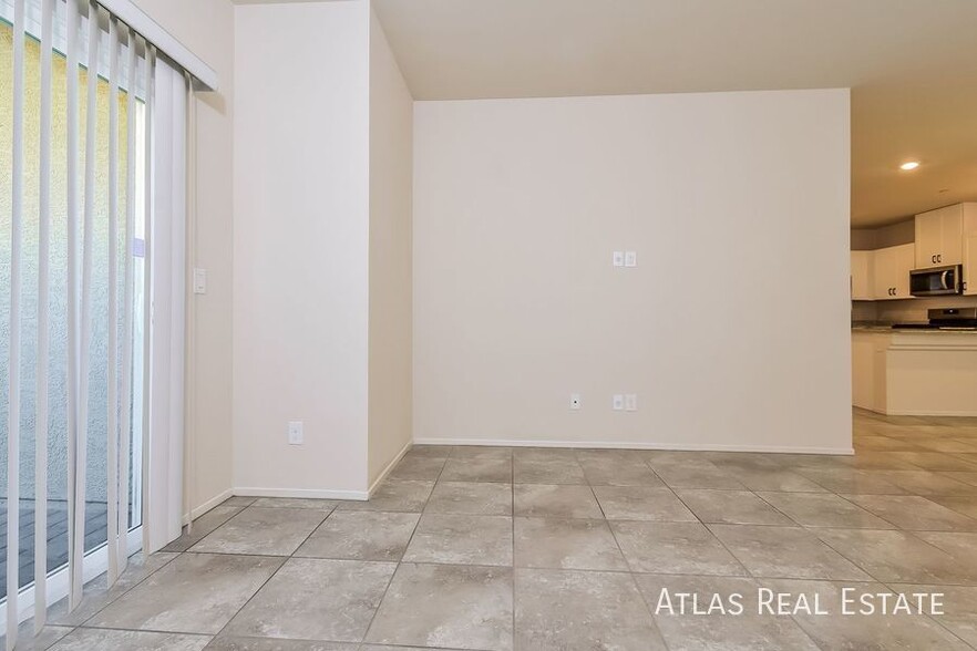 Building Photo - 4527 Sapphire Moon Ave