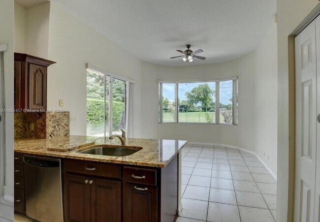 Building Photo - 8291 Hampton Wood Dr