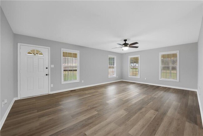 Building Photo - 700 Tilley Rd