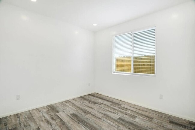 Building Photo - 2077 Grove Ave