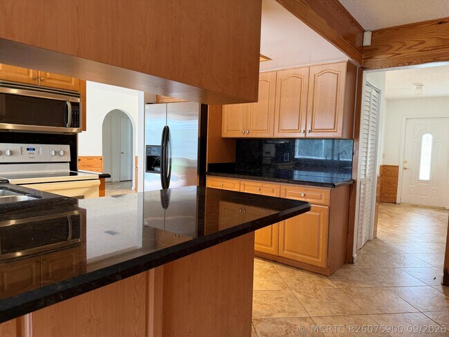 Building Photo - 2040 Trinidad Ct
