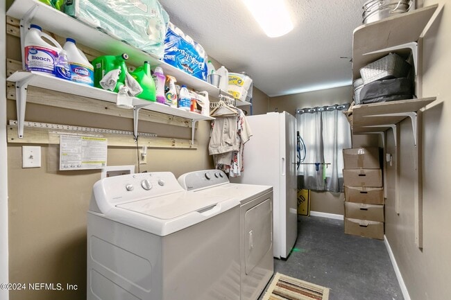 Building Photo - 4763 Tunis St