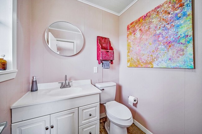 Building Photo - Meadow View Manor