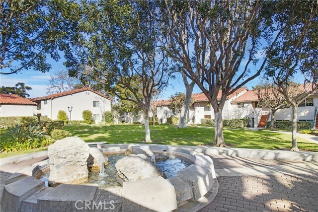 Building Photo - 31612 W Nine Dr
