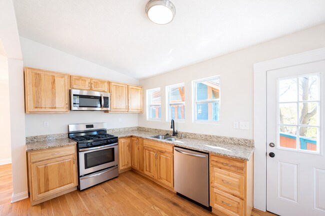 Building Photo - Downtown Asheville Rental w/ Detached Studio Apartment