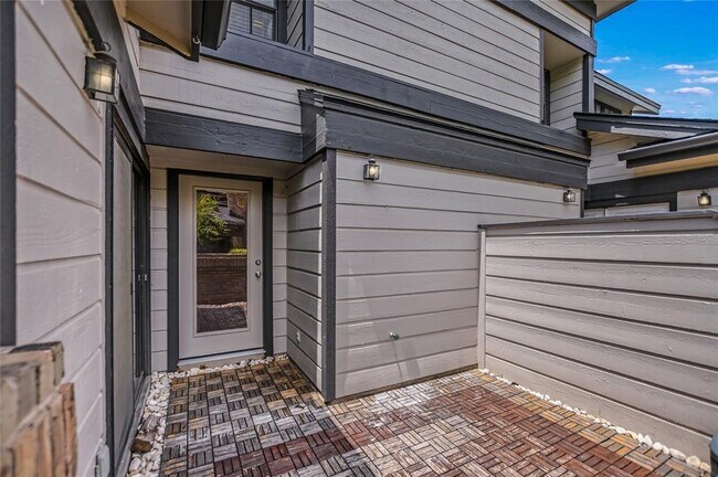 Building Photo - 1748 Ohlen Rd