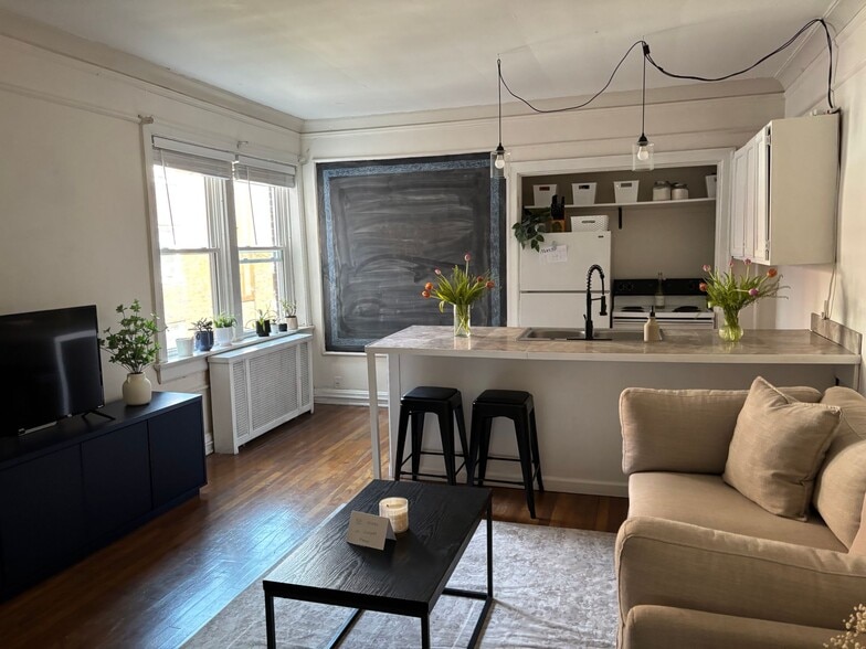 Building Photo - 2805 Stratford - Amazing location one block from University of Cincinnati