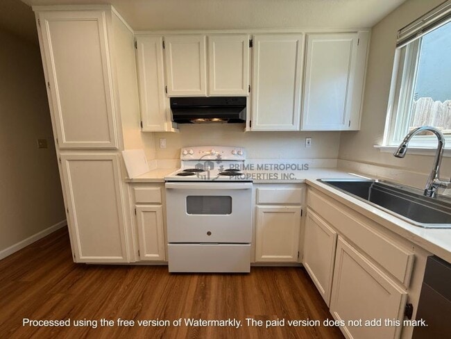 Building Photo - 4 bedroom in San Leandro CA 94579